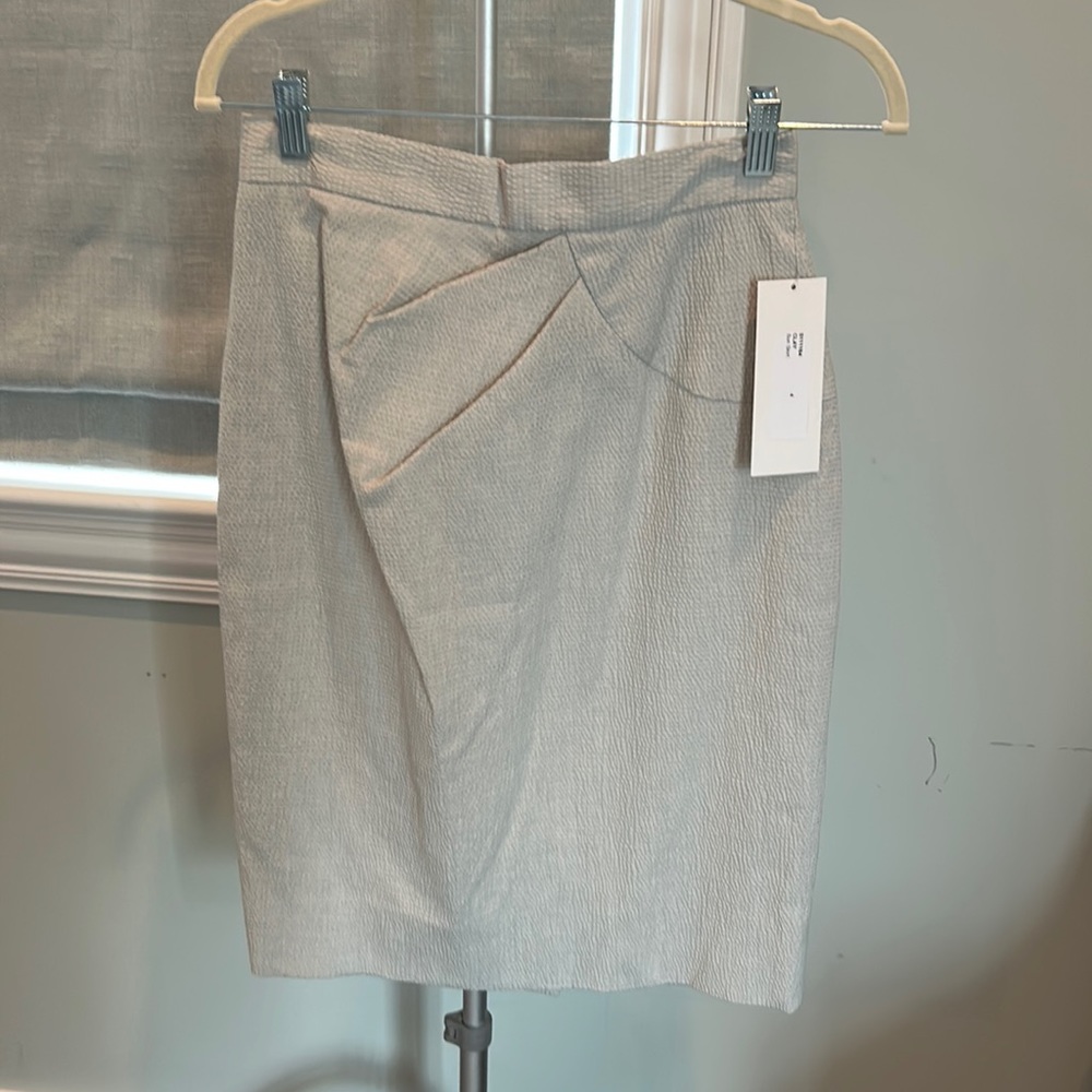 Lela Rose size 4, clay pencil skirt with textured fabric and structure, NWT
